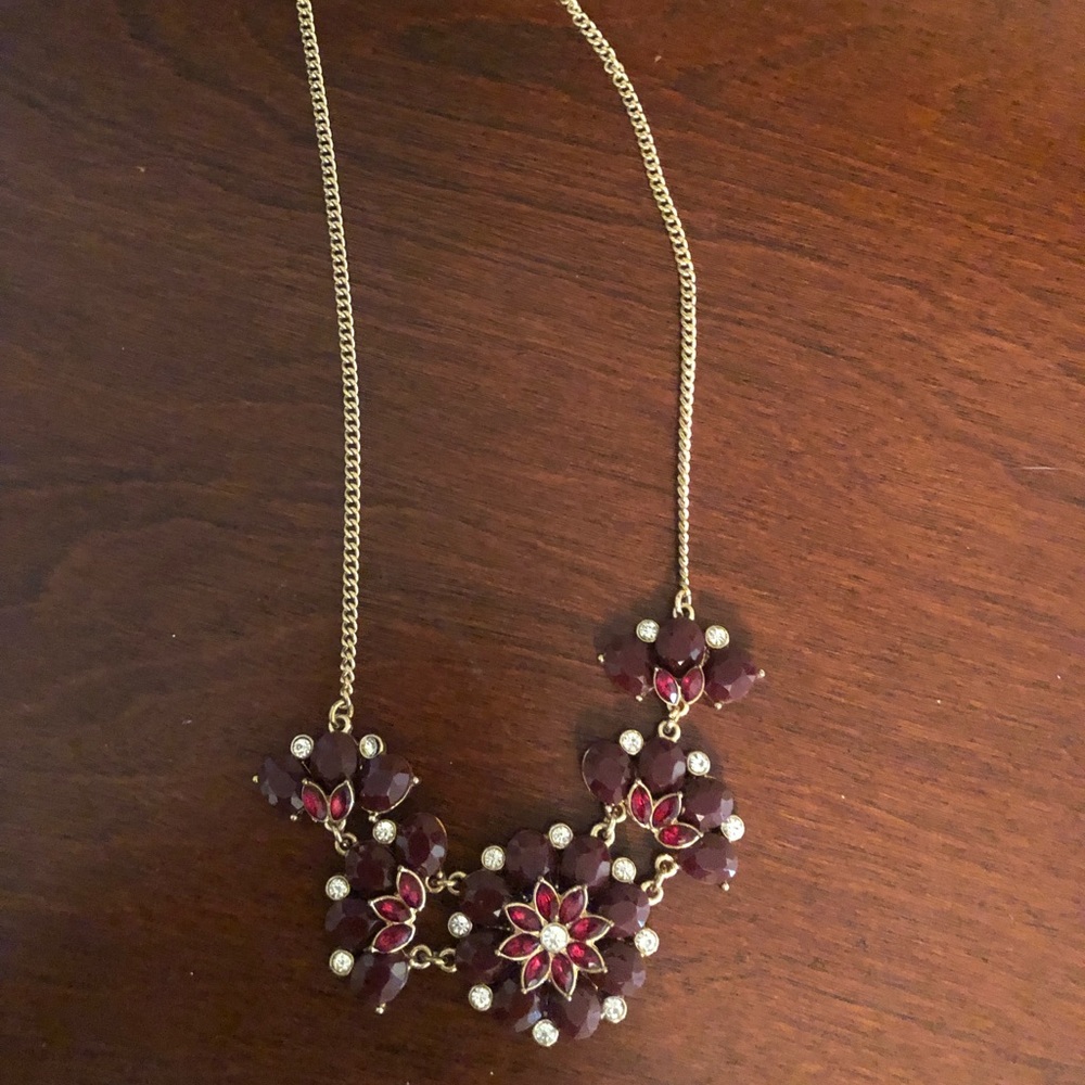 Red statement necklace - Picture 3 of 3